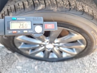 HYUNDAI AZERA 3.3 V6 Pneu dianteiro dir.