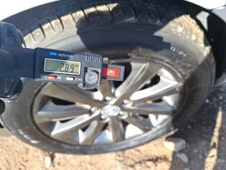 HYUNDAI AZERA 3.3 V6 Pneu traseiro esq.