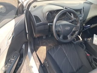 HYUNDAI HB20 1.0M 1.0 M Porta e interior motorista