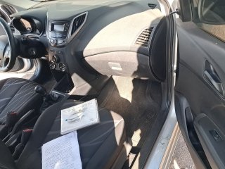 HYUNDAI HB20 1.0M 1.0 M Porta e interior passageiro