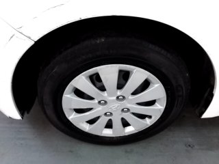 HYUNDAI HB20 1.0M COMFOR 1 4p Pneu dianteiro esq.