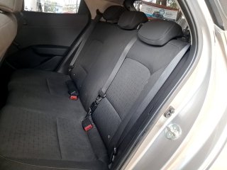 HYUNDAI HB20 10M SENSE Bancos traseiros