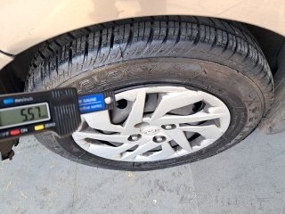 HYUNDAI HB20 10M SENSE Pneu dianteiro esq.
