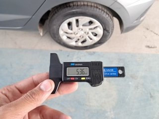 HYUNDAI HB20 10M SENSE Pneu traseiro dir.