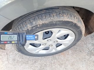 HYUNDAI HB20 10M SENSE Pneu traseiro dir.