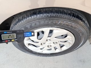 HYUNDAI HB20 10M SENSE Pneu traseiro esq.