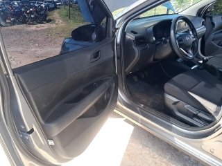 HYUNDAI HB20 10M SENSE Porta e interior motorista