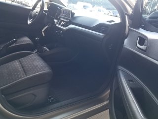 HYUNDAI HB20 10M SENSE Porta e interior passageiro