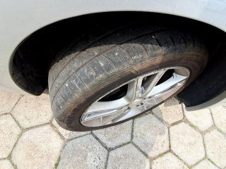HYUNDAI I30 2.0 Pneu dianteiro dir.