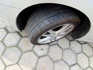 HYUNDAI I30 2.0 Pneu dianteiro esq.