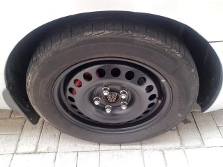 HYUNDAI I30 2.0 Pneu dianteiro esq.