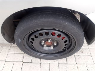 HYUNDAI I30 2.0 Pneu traseiro dir.