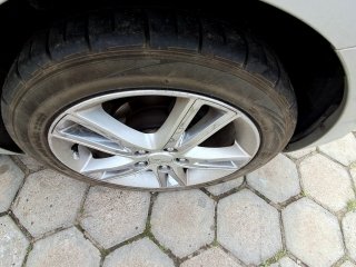 HYUNDAI I30 2.0 Pneu traseiro esq.
