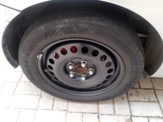 HYUNDAI I30 2.0 Pneu traseiro esq.