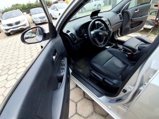 HYUNDAI I30 2.0 Porta e interior motorista