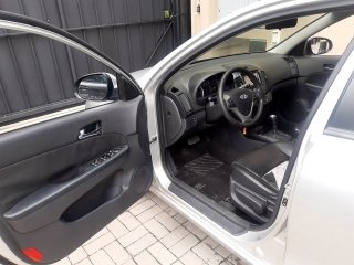 HYUNDAI I30 2.0 Porta e interior motorista