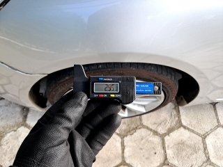 HYUNDAI SONATA GLS Pneu dianteiro esq.