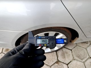 HYUNDAI SONATA GLS Pneu traseiro dir.