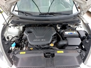 HYUNDAI VELOSTER Motor