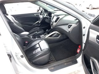 HYUNDAI VELOSTER Porta e interior passageiro