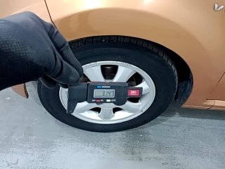 JAC J2 1.4 Pneu dianteiro esq.