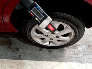 JAC J2 1.4 Pneu traseiro esq.