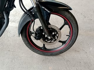 JTZ DK160  Pneu dianteiro dir.