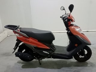 JTZ LINDY 125 Porta e interior passageiro