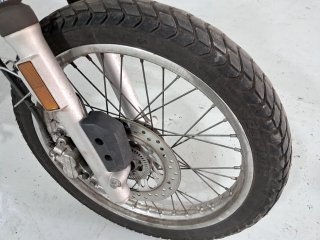 JTZ NK150  Pneu dianteiro dir.