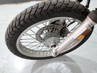 JTZ NK150  Pneu dianteiro esq.