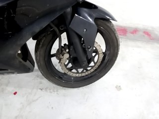 KAWASAKI NINJA 250R Pneu dianteiro dir.