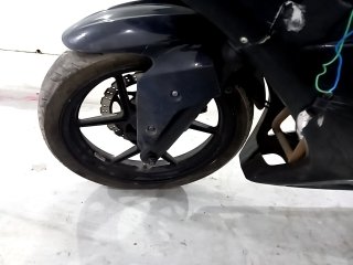 KAWASAKI NINJA 250R Pneu dianteiro esq.