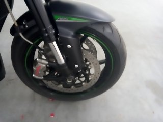 KAWASAKI Z1000 R ABS Pneu dianteiro dir.