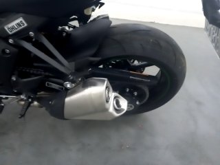 KAWASAKI Z1000 R ABS Pneu traseiro esq.
