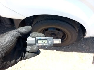 KIA K2500 HD Pneu dianteiro dir.