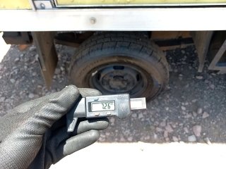 KIA K2500 HD Pneu traseiro dir.