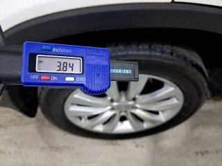 KIA SORENTO EX2 2.4G25 Pneu traseiro dir.