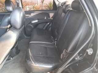 KIA SPORTAGE LX2 2.0G2 Bancos traseiros