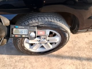 KIA SPORTAGE LX2 2.0G2 Pneu dianteiro esq.