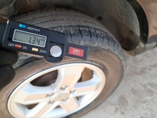 KIA SPORTAGE LX2 2.0G2 Pneu traseiro dir.