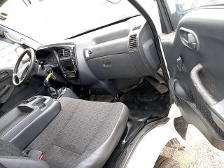KIA UK2500 HD SC Porta e interior passageiro