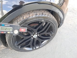 LR EVOQUE DYNAMIC 5D Pneu dianteiro dir.
