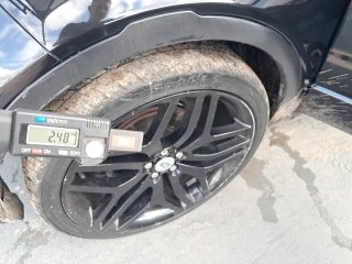 LR EVOQUE DYNAMIC 5D Pneu dianteiro esq.