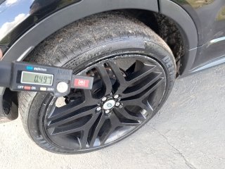 LR EVOQUE DYNAMIC 5D Pneu traseiro dir.