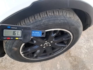 LR EVOQUE PURE P5D Pneu dianteiro dir.