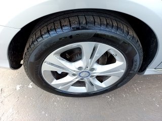 M.BENZ C180FF Pneu traseiro dir.