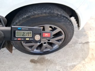 MMC PAJERO TR4 FL 2WD HP Pneu dianteiro dir.