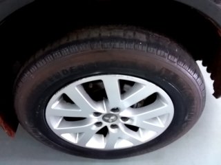 MMC PAJERO TR4 FLEX HP 2 4p Pneu dianteiro dir.
