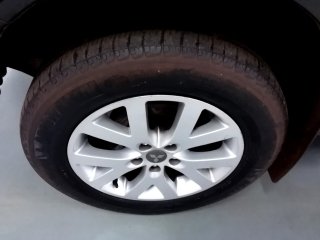 MMC PAJERO TR4 FLEX HP 2 4p Pneu dianteiro esq.