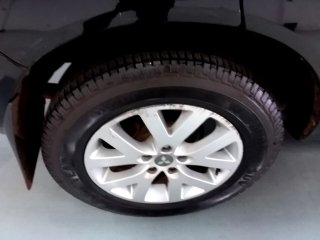 MMC PAJERO TR4 FLEX HP 2 4p Pneu traseiro dir.